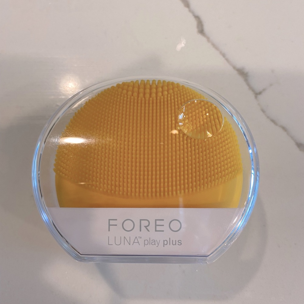 NWT Foreo Luna Play Plus NWT Factory Sealed